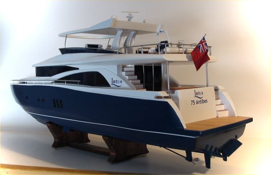 Johnson 75' yacht model with hardtop